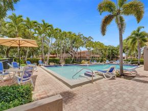 103 Heatherbrook Way 143, Hollywood FL 33021