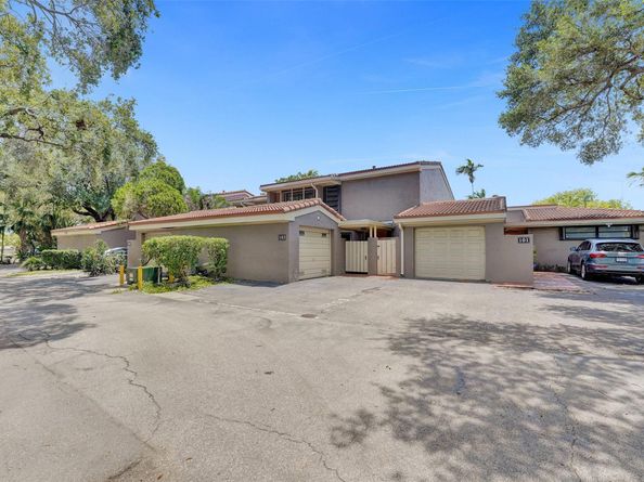 103 Heatherbrook Way 143, Hollywood FL 33021