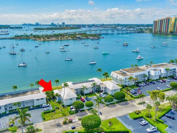 1071 Sugar Sands Boulevard 8, Singer Island FL 33404