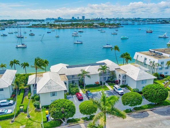 1071 Sugar Sands Boulevard 8, Singer Island FL 33404