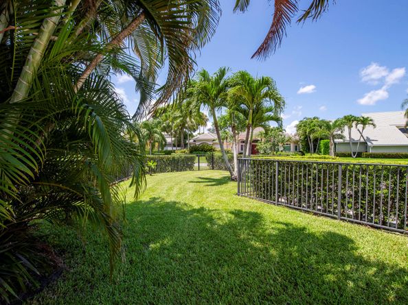 1 Wycliff Road, Palm Beach Gardens FL 33418