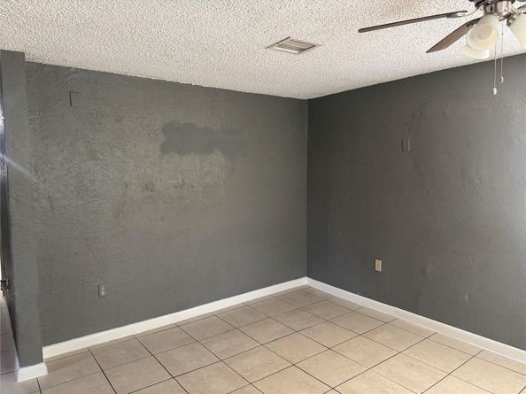 1735 NW 69th St, Miami FL 33147