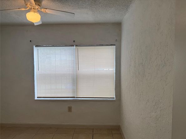 1735 NW 69th St, Miami FL 33147