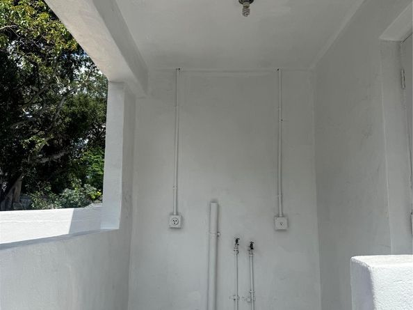 1735 NW 69th St, Miami FL 33147