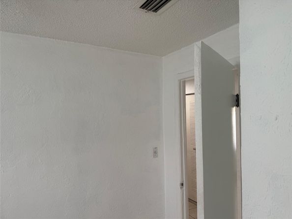 1735 NW 69th St, Miami FL 33147