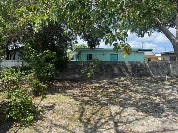 1735 NW 69th St, Miami FL 33147