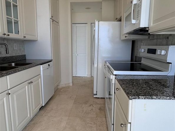 7330 Ocean Terrace LPHC, Miami Beach FL 33141