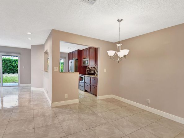 5043 Pointe Emerald Ln, Boca Raton FL 33486