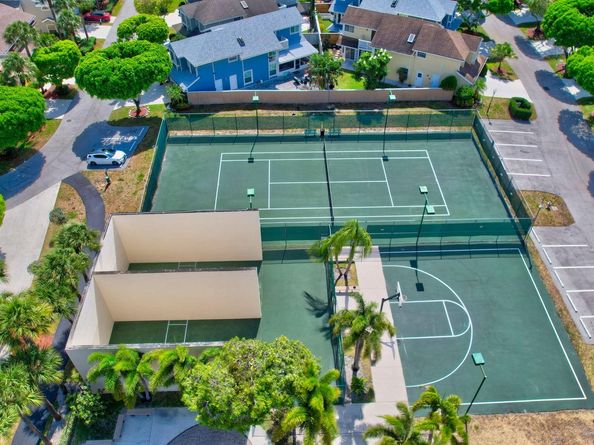 5043 Pointe Emerald Ln, Boca Raton FL 33486