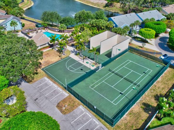 5043 Pointe Emerald Ln, Boca Raton FL 33486