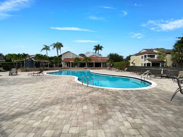 5043 Pointe Emerald Ln, Boca Raton FL 33486