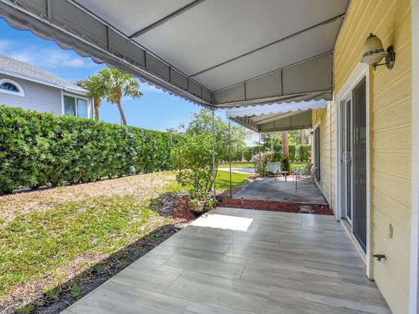 5043 Pointe Emerald Ln, Boca Raton FL 33486
