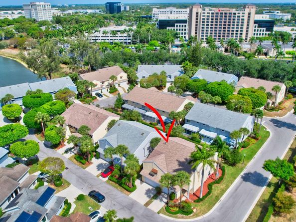 5043 Pointe Emerald Ln, Boca Raton FL 33486