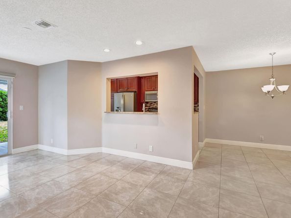 5043 Pointe Emerald Ln, Boca Raton FL 33486