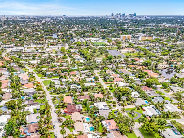 3497 NE 19th Ave, Oakland Park FL 33306