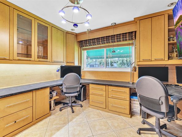 3497 NE 19th Ave, Oakland Park FL 33306