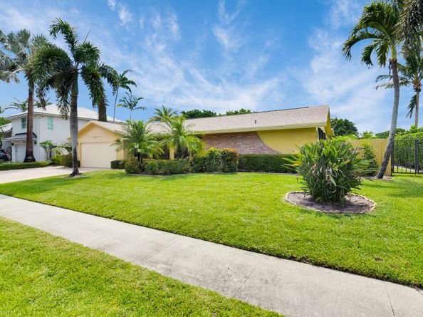 3512 Diane Drive, Boynton Beach FL 33435