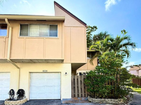 8226 NW 8th Pl 6, Plantation FL 33324