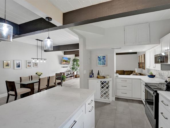 700 E Coco Plum Cr 8, Plantation FL 33324