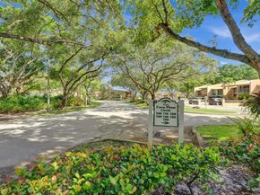 700 E Coco Plum Cr 8, Plantation FL 33324