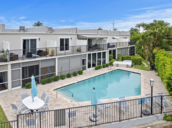 3127 Spanish Trail 14, Delray Beach FL 33483