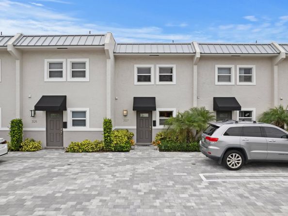 3127 Spanish Trail 14, Delray Beach FL 33483