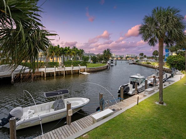 3127 Spanish Trail 14, Delray Beach FL 33483