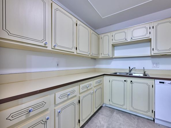 2638 Gately Drive E 106, West Palm Beach FL 33415