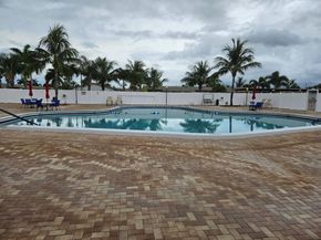 2941 Crrosley Drive W E, West Palm Beach FL 33415