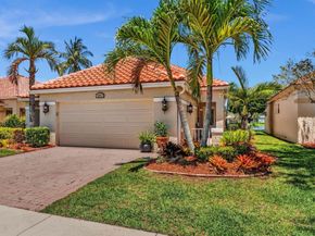 8895 Lake Park Cir, Davie FL 33328