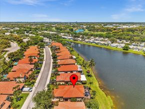8895 Lake Park Cir, Davie FL 33328