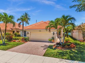 8895 Lake Park Cir, Davie FL 33328