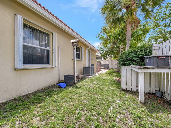 16590 NW 9th Street, Pembroke Pines FL 33028