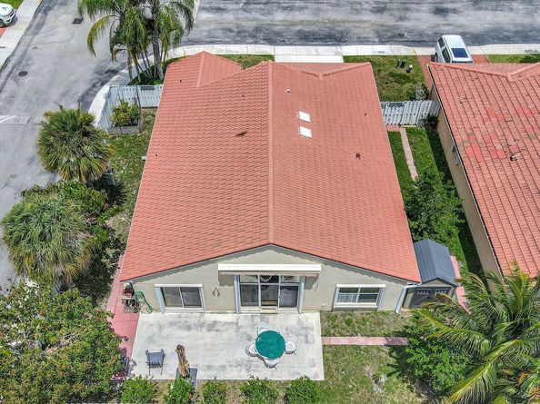 16590 NW 9th Street, Pembroke Pines FL 33028