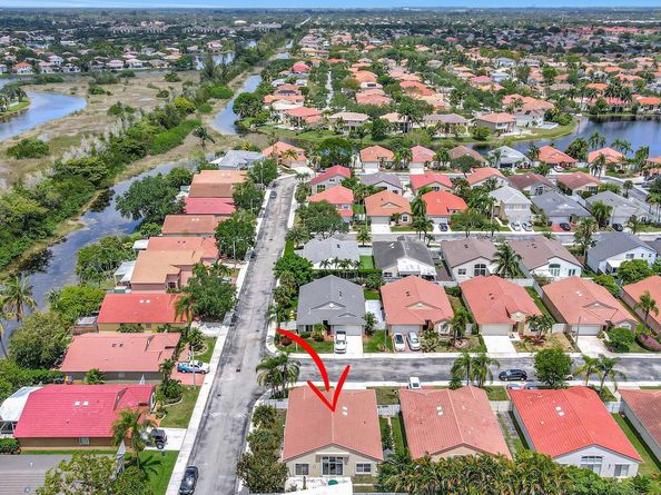 16590 NW 9th Street, Pembroke Pines FL 33028