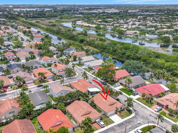 16590 NW 9th Street, Pembroke Pines FL 33028