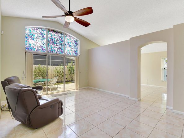 16590 NW 9th Street, Pembroke Pines FL 33028