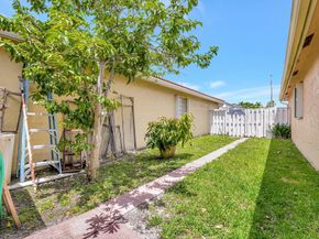 16590 NW 9th Street, Pembroke Pines FL 33028