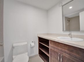 2500 NE 48th Ln 103, Fort Lauderdale FL 33308