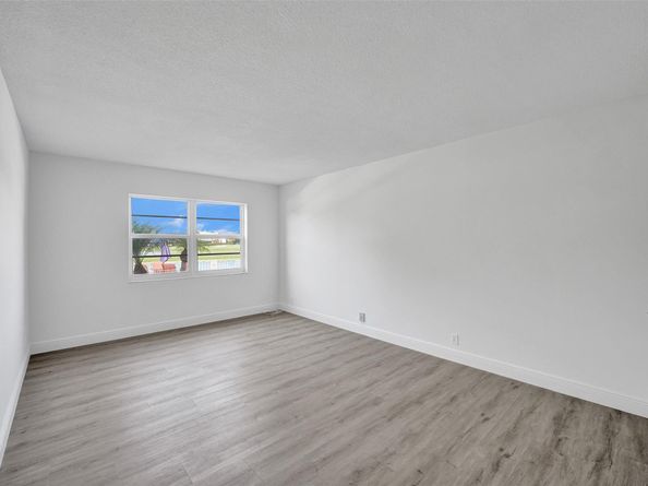 2500 NE 48th Ln 103, Fort Lauderdale FL 33308