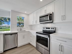 2500 NE 48th Ln 103, Fort Lauderdale FL 33308