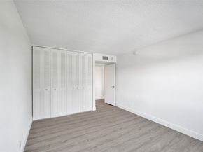 2500 NE 48th Ln 103, Fort Lauderdale FL 33308
