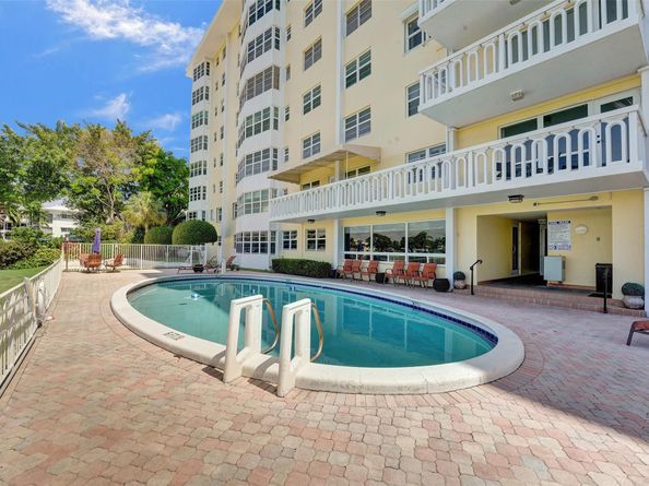 2500 NE 48th Ln 103, Fort Lauderdale FL 33308
