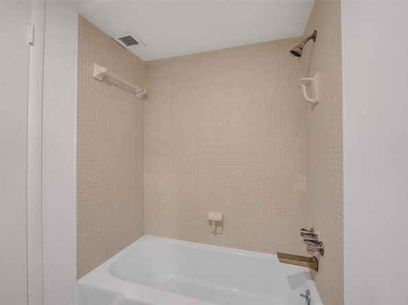 2500 NE 48th Ln 103, Fort Lauderdale FL 33308