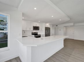 2500 NE 48th Ln 103, Fort Lauderdale FL 33308