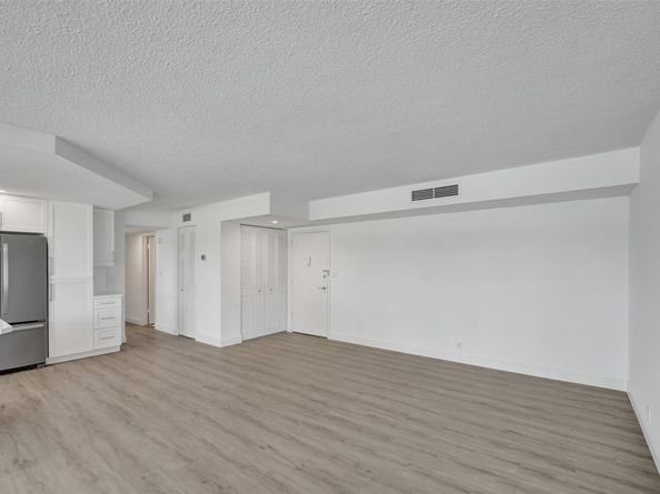 2500 NE 48th Ln 103, Fort Lauderdale FL 33308