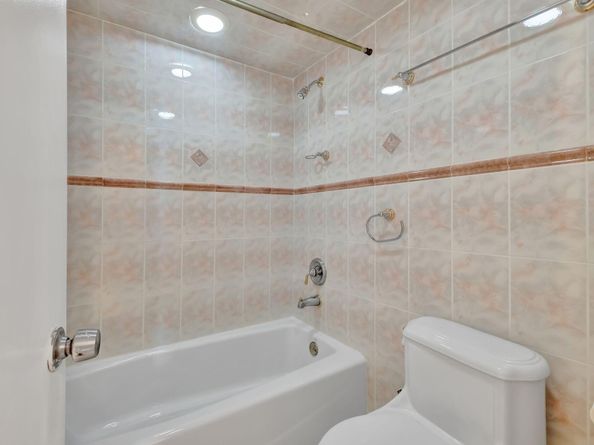 2016 Bay Drive 907, Miami Beach FL 33141
