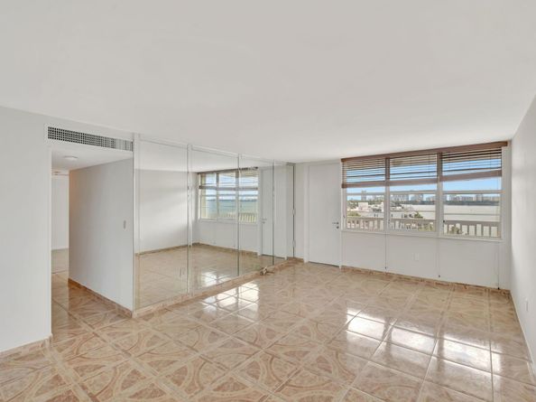 2016 Bay Drive 907, Miami Beach FL 33141