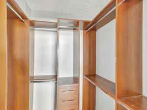 2016 Bay Drive 907, Miami Beach FL 33141