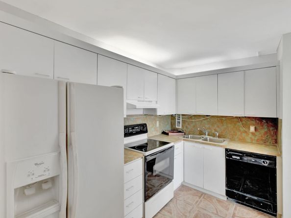 2016 Bay Drive 907, Miami Beach FL 33141